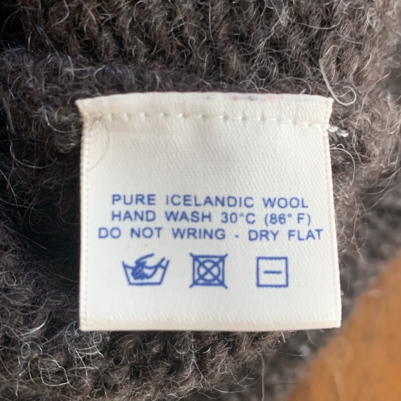 Icelandic Wool Sweater - Picture 5 of 5